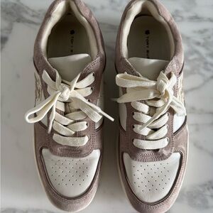 Tory Burch women’s sneakers in cream color size 7